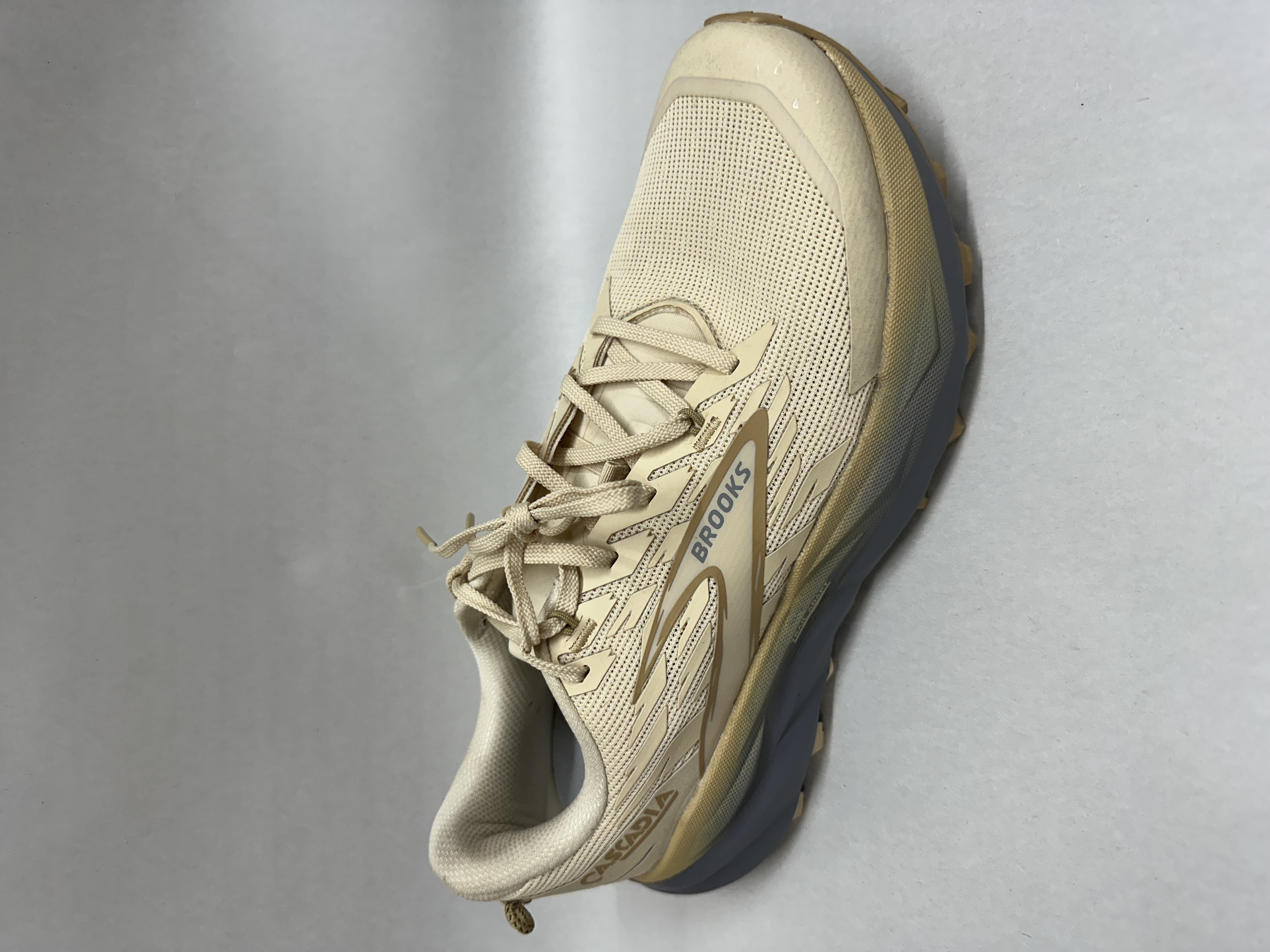 Brooks Brooks Women’s Cascadia 19 Mountain Trail Running Shoe - Sand/Primer/Starfish - 9.5 Medium