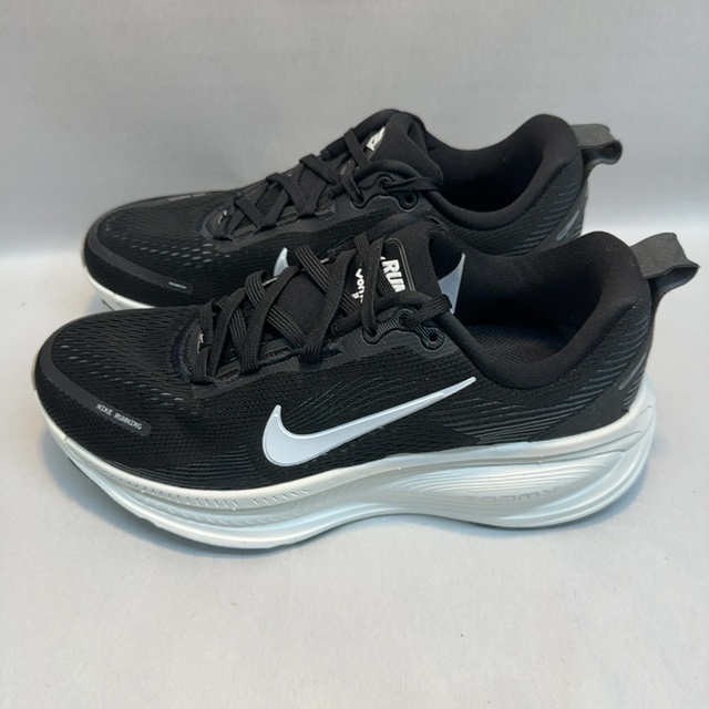 Nike Nike Women's Vomero 18 Black/Summit White/Coconut Milk 8 Medium