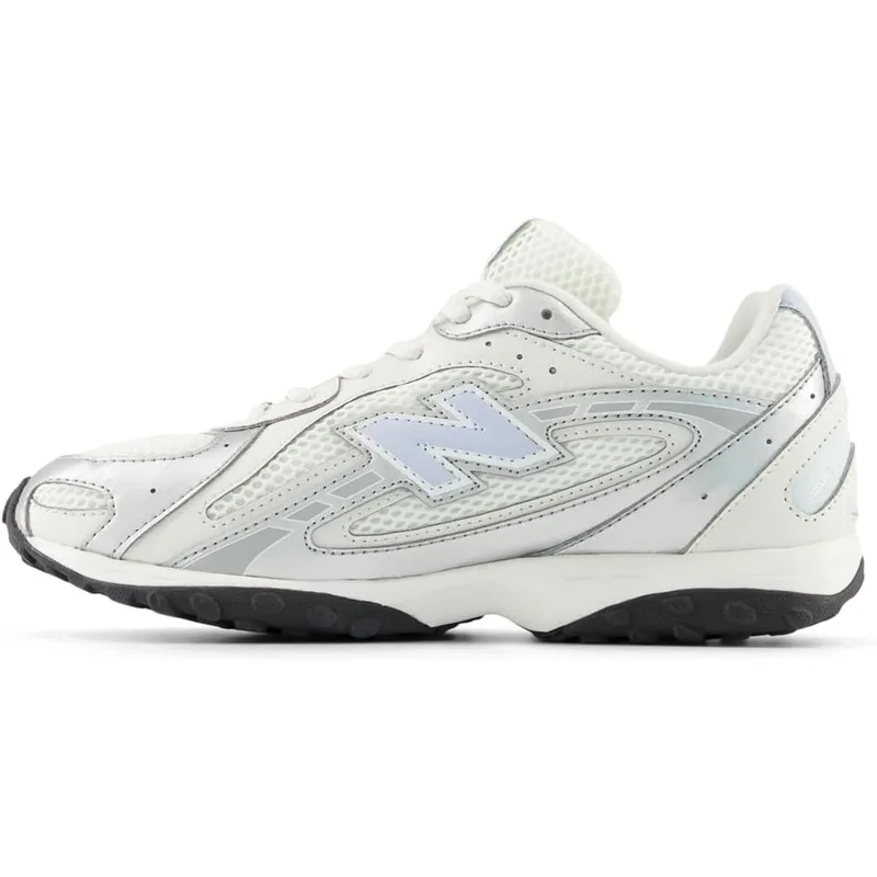 New Balance 204L Kids' Running Shoes — White — Size 4 2