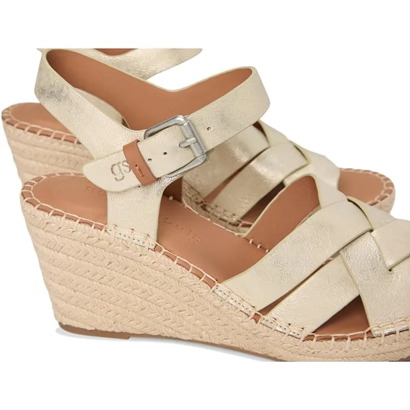 Gentle Souls by Kenneth Cole Women's Caspian Wedge Sandal, Ice Leather, 7 — Gold 4